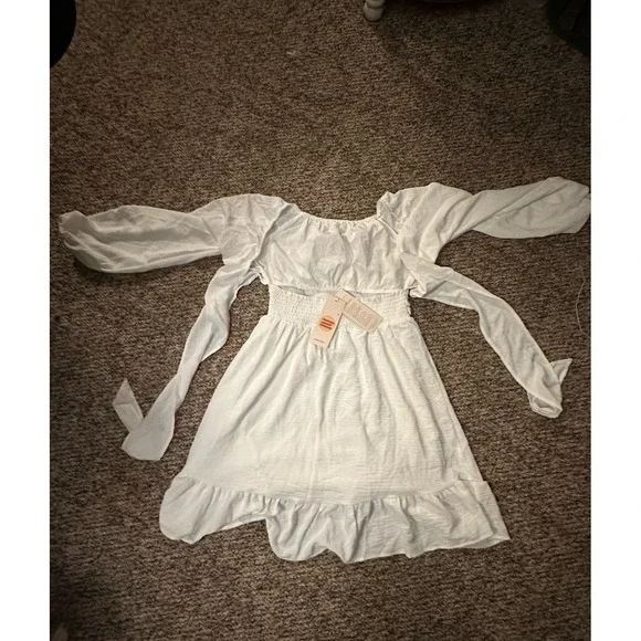 White dress, BRAND NEW/, puff sleeve, tie back, white, Size Small - Picture 1 of 5